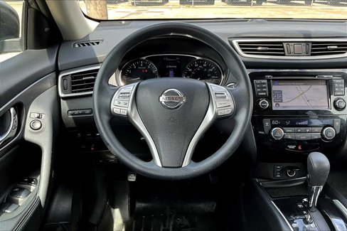 Used 2016 Nissan Rogue SV w/ SV Premium Package image 5