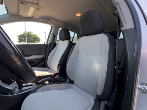 Used 2017 Chevrolet Trax LS image 39