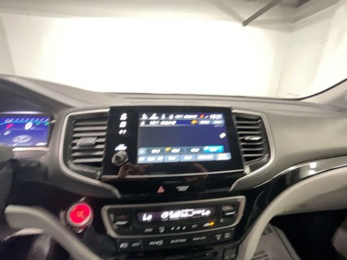 Used 2021 Honda Pilot Touring image 13