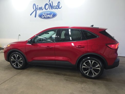 Used 2022 Ford Escape SE w/ SE Sport Appearance Package image 25