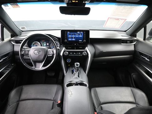Certified 2022 Toyota Venza XLE image 28