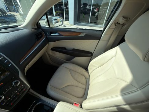 Used 2018 Lincoln MKC Select w/ Select Plus Package image 19