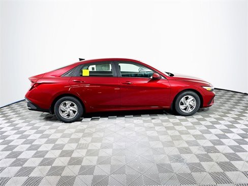New 2025 Hyundai Elantra SE image 6
