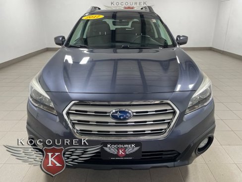 Used 2017 Subaru Outback 2.5i Premium image 2