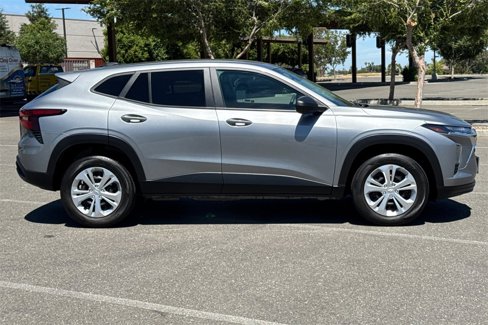 Used 2024 Chevrolet Trax LS w/ Driver Confidence Package image 8