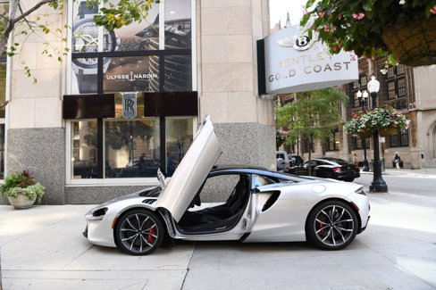Used 2023 McLaren Artura image 7