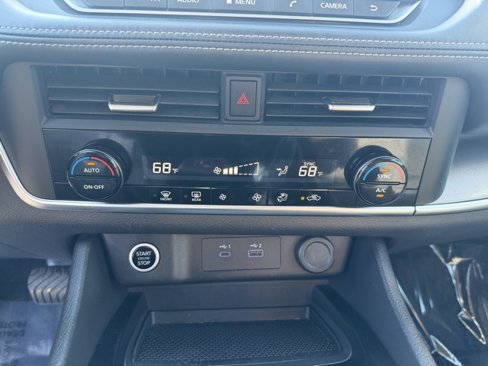 Used 2023 Nissan Rogue SV image 26