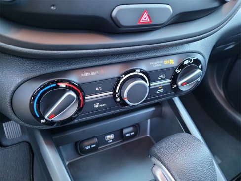 Used 2025 Kia Soul LX image 15