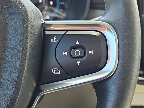 Used 2023 Volvo XC40 B5 Plus w/ Driver Assist Package image 28