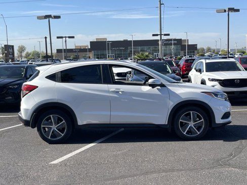 Used 2021 Honda HR-V EX-L image 8