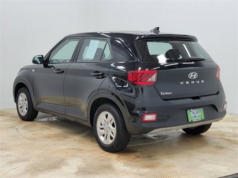 Used 2022 Hyundai Venue SE image 7