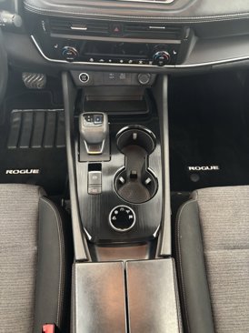 Used 2022 Nissan Rogue S image 17