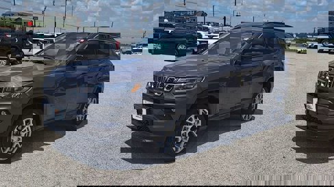 Used 2024 Jeep Compass Latitude image 28