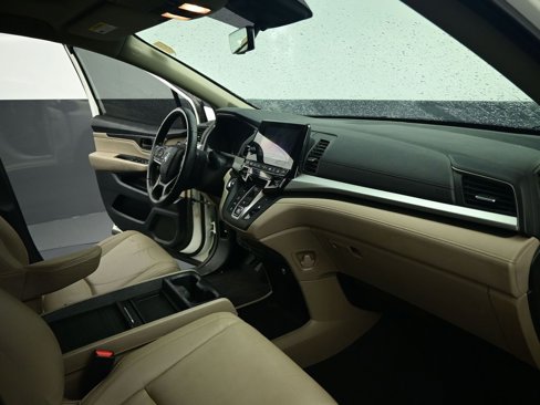 Used 2018 Honda Odyssey Touring image 17
