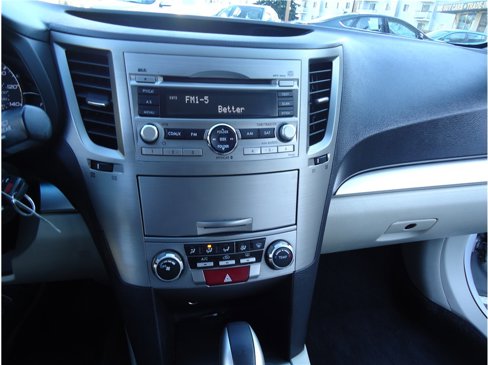 Used 2010 Subaru Outback 2.5i Premium image 20