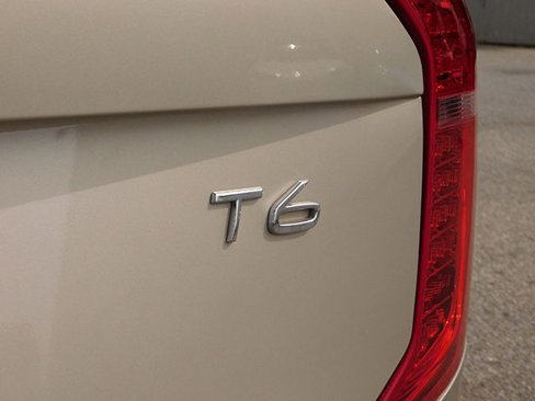 Used 2016 Volvo XC90 T6 Momentum image 6