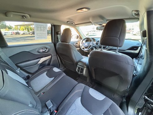 Used 2018 Jeep Cherokee Latitude image 13