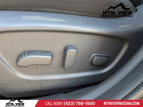 Used 2018 Nissan Rogue SV image 11