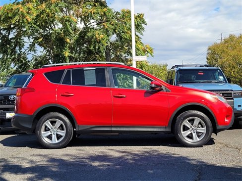 Used 2015 Toyota RAV4 XLE image 5