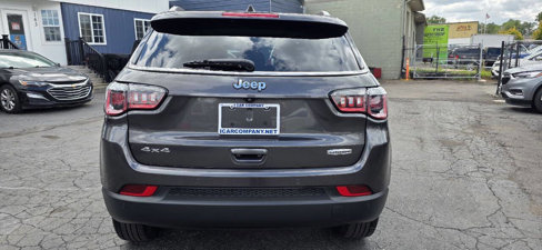 Used 2018 Jeep Compass Latitude w/ Popular Equipment Group image 5
