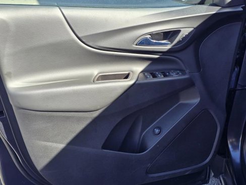 Used 2022 Chevrolet Equinox LT image 11