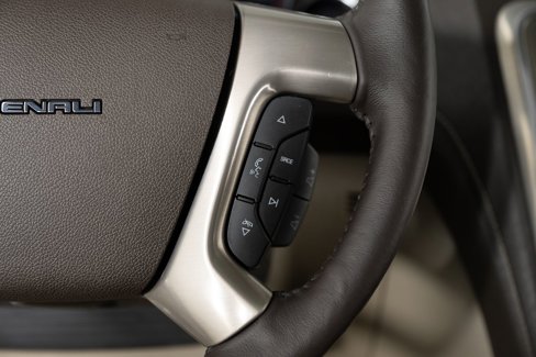 Used 2015 GMC Acadia Denali image 38