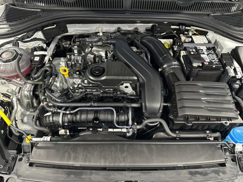 Used 2024 Volkswagen Jetta SE image 38