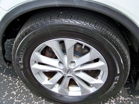Used 2015 Nissan Rogue SV image 26