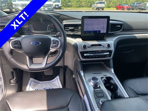 Used 2024 Ford Explorer XLT w/ Equipment Group 202A image 2