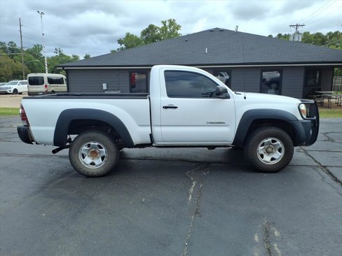 Used 2010 Toyota Tacoma 4x4 Regular Cab image 2