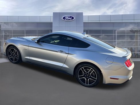 Used 2020 Ford Mustang GT Premium image 3