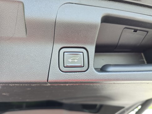 Used 2021 GMC Acadia SLT w/ Elevation Edition image 14