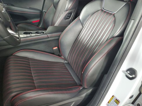 Used 2022 Genesis G70 3.3T w/ Sport Advanced Package image 12