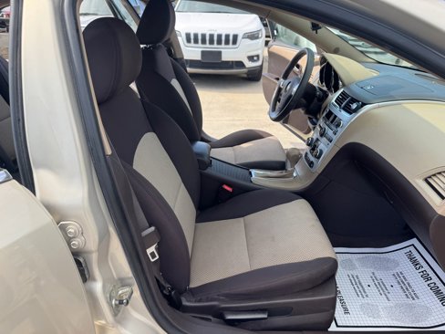 Used 2011 Chevrolet Malibu LS image 16