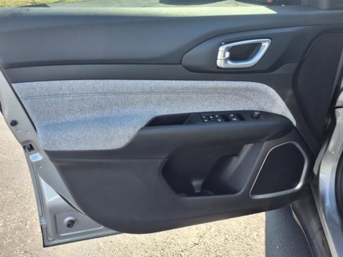 Used 2022 Jeep Compass Latitude image 15