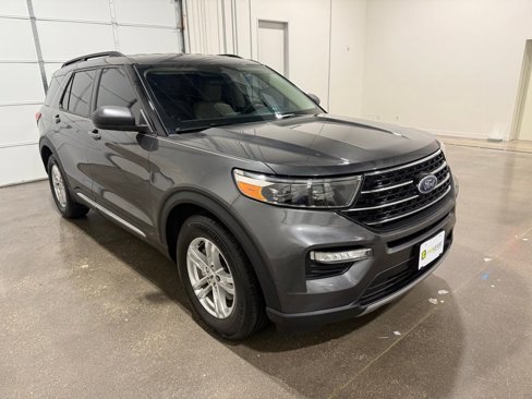 Used 2020 Ford Explorer XLT w/ Equipment Group 202A image 3