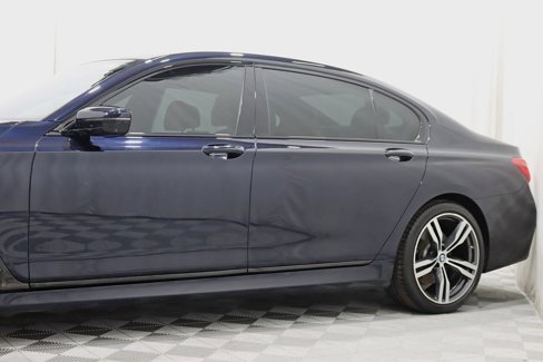 Used 2016 BMW 750i xDrive image 3