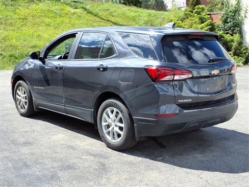 Used 2022 Chevrolet Equinox LS w/ Driver Confidence II Package image 5
