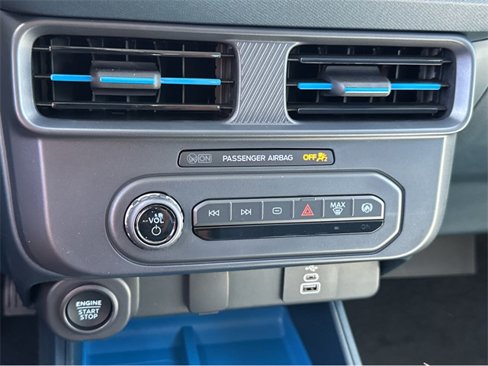 New 2025 Ford Maverick XLT image 28