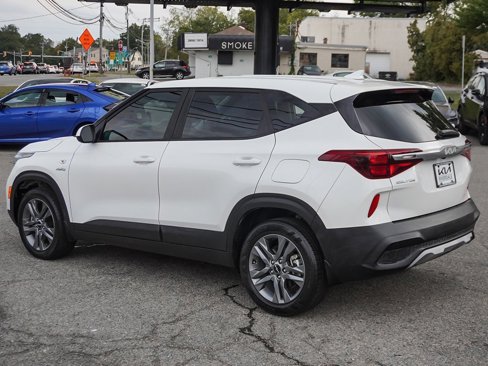 Used 2022 Kia Seltos LX image 8