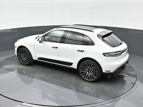 Used 2025 Porsche Macan Turbo image 27
