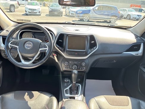 Used 2015 Jeep Cherokee Trailhawk w/ Cold Weather Group image 11