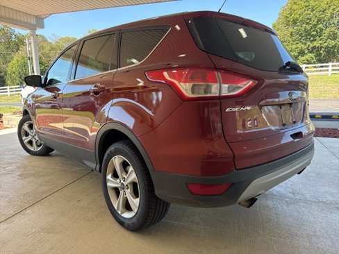 Used 2016 Ford Escape SE image 5