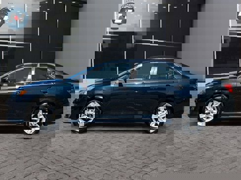 Used 2013 Toyota Camry SE image 2