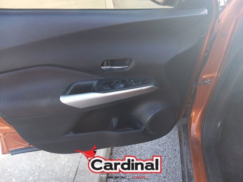 Used 2020 Nissan Kicks SV image 15