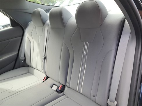 Used 2021 Hyundai Elantra SEL w/ Preferred Accessory Package image 10
