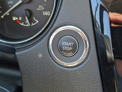 Used 2018 Nissan Rogue SV image 23