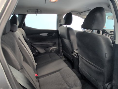 Used 2021 Nissan Rogue Sport S image 15