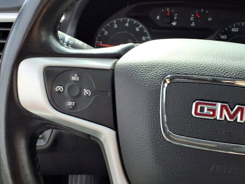 Used 2019 GMC Acadia SLE image 18