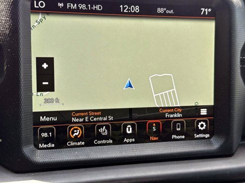 Used 2022 Jeep Wrangler Unlimited Sahara w/ Cold Weather Group image 16